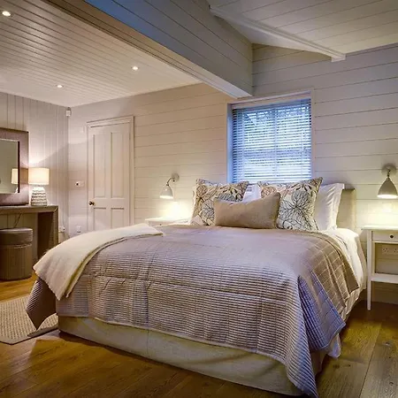 Rosewood By The River Casa de Férias